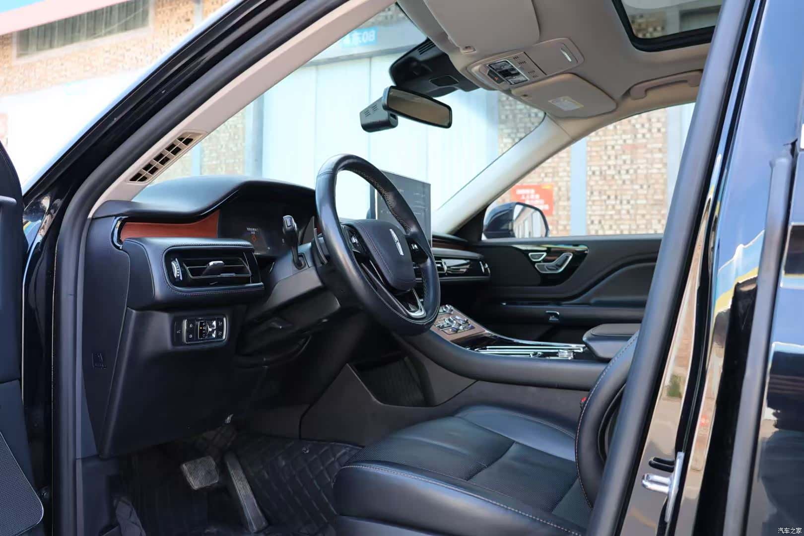 Lincoln Aviator, 2023 4