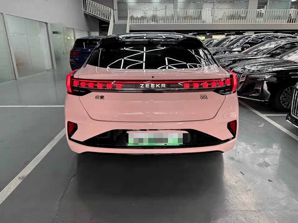 Zeekr 001