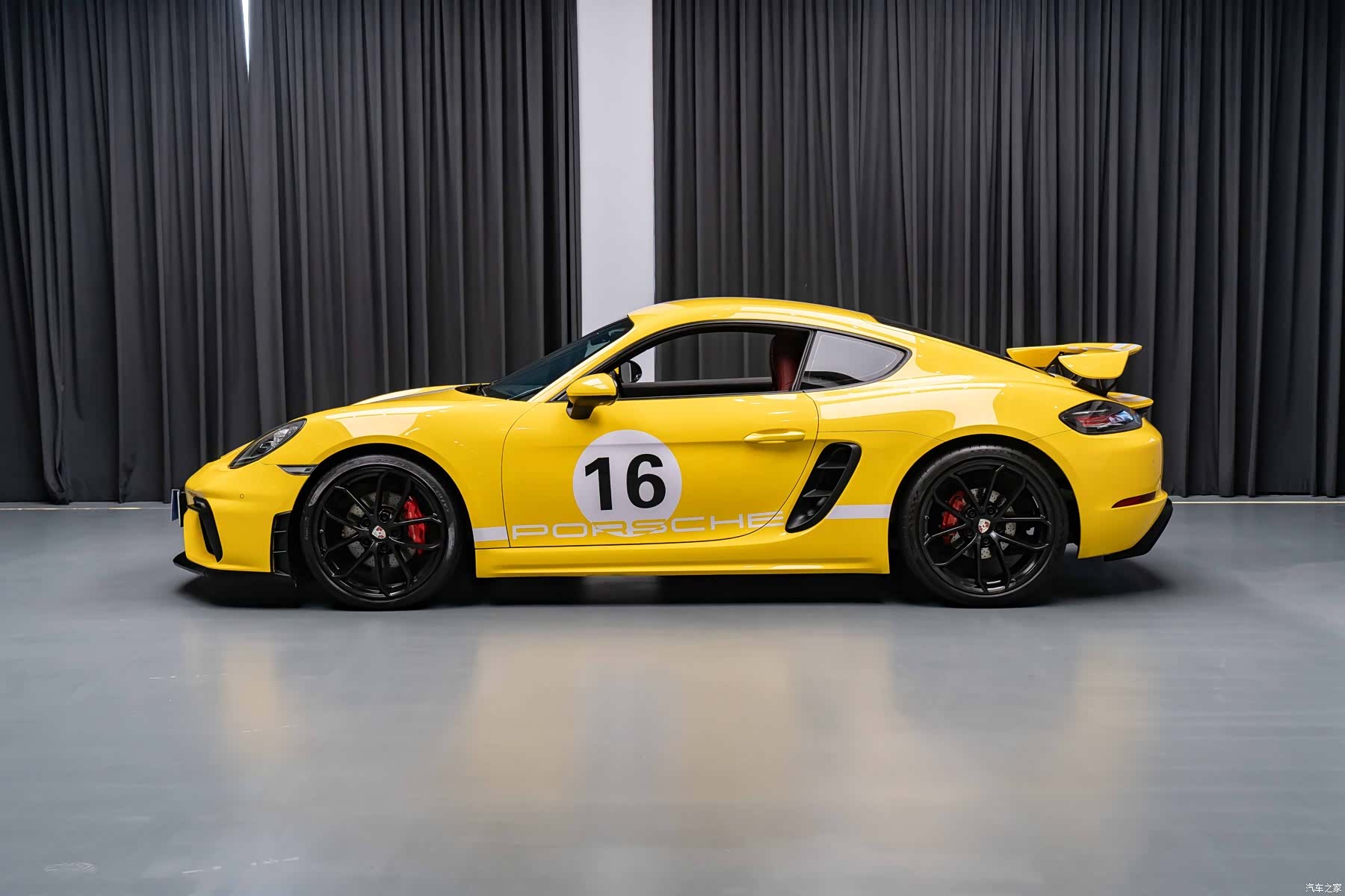 Porsche Cayman, 2018 3
