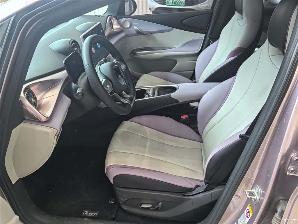 BYD Dolphin, 2022 все фото
