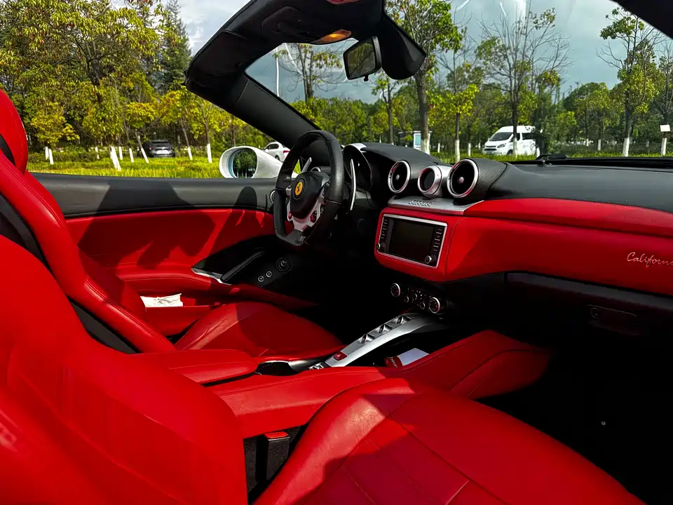 Ferrari California T