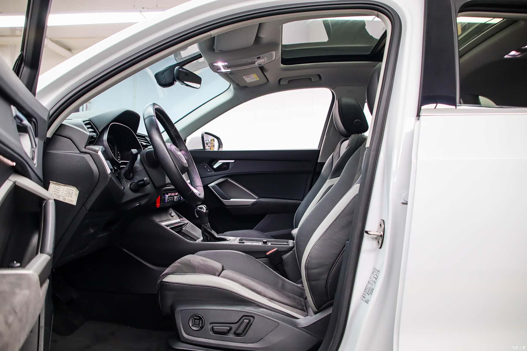 Audi Q3, 2022 13
