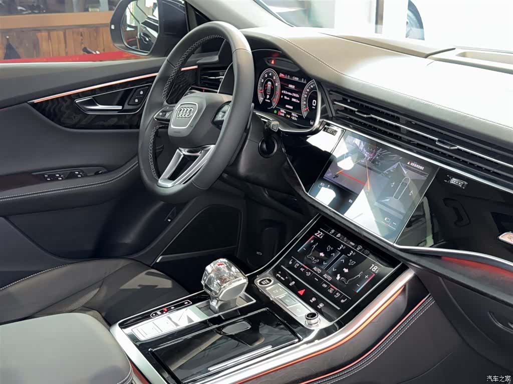 Audi Q8, 2025 21