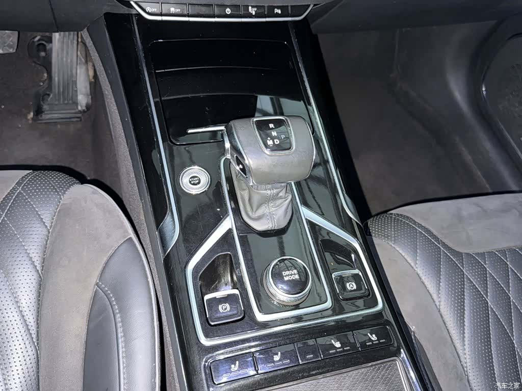 Hongqi HS5, 2022 11