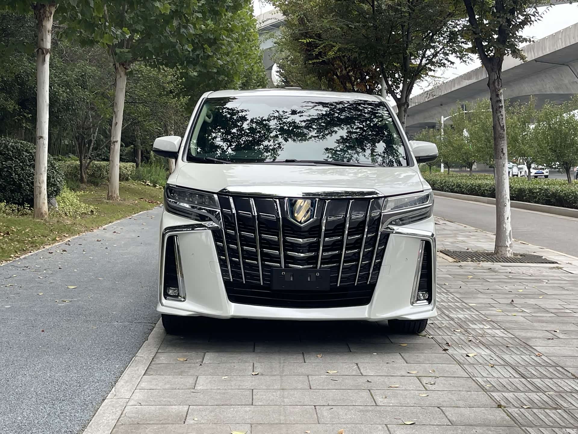 Toyota Vellfire, 2022 2