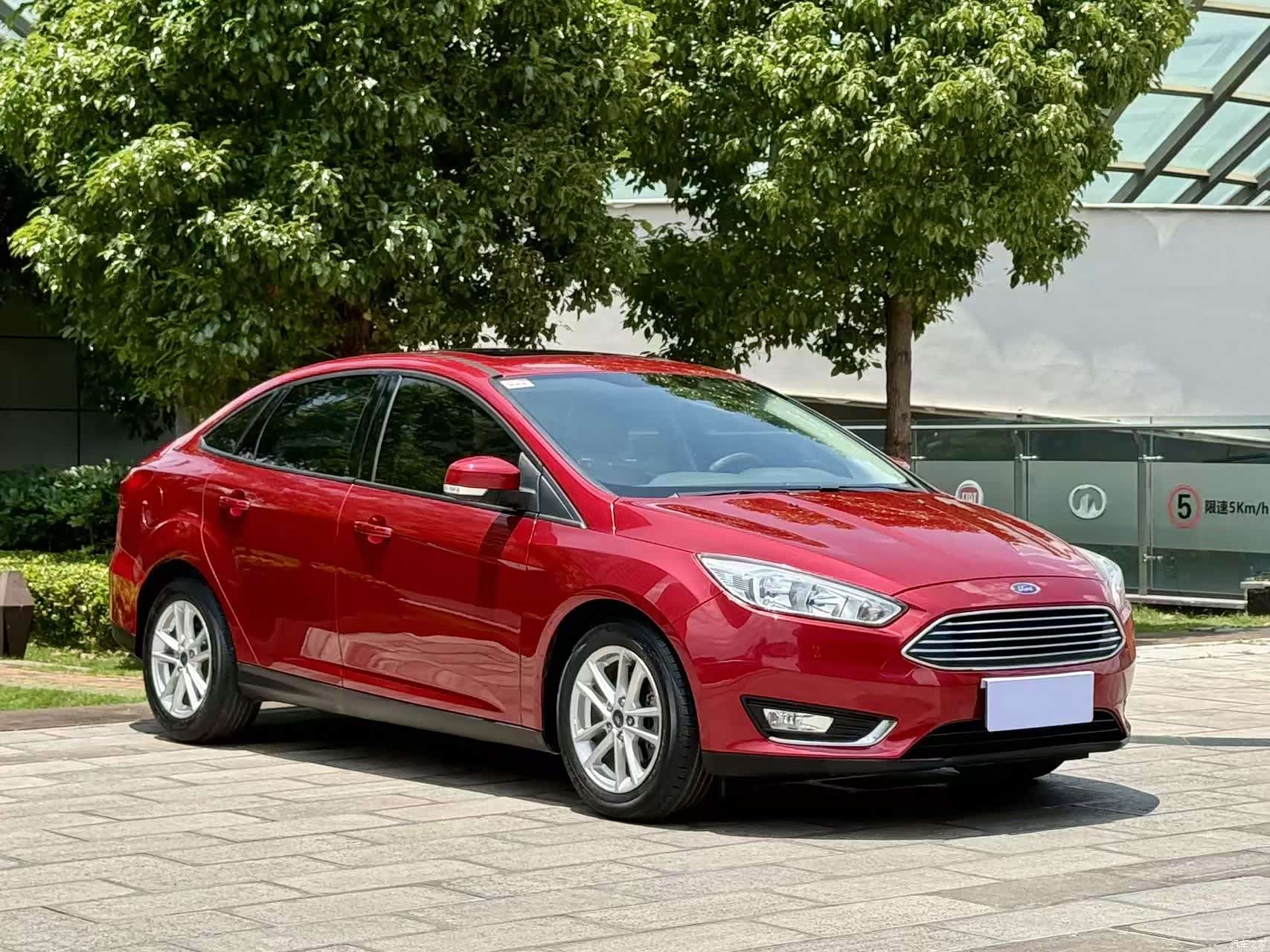 Ford Focus, 2015 3