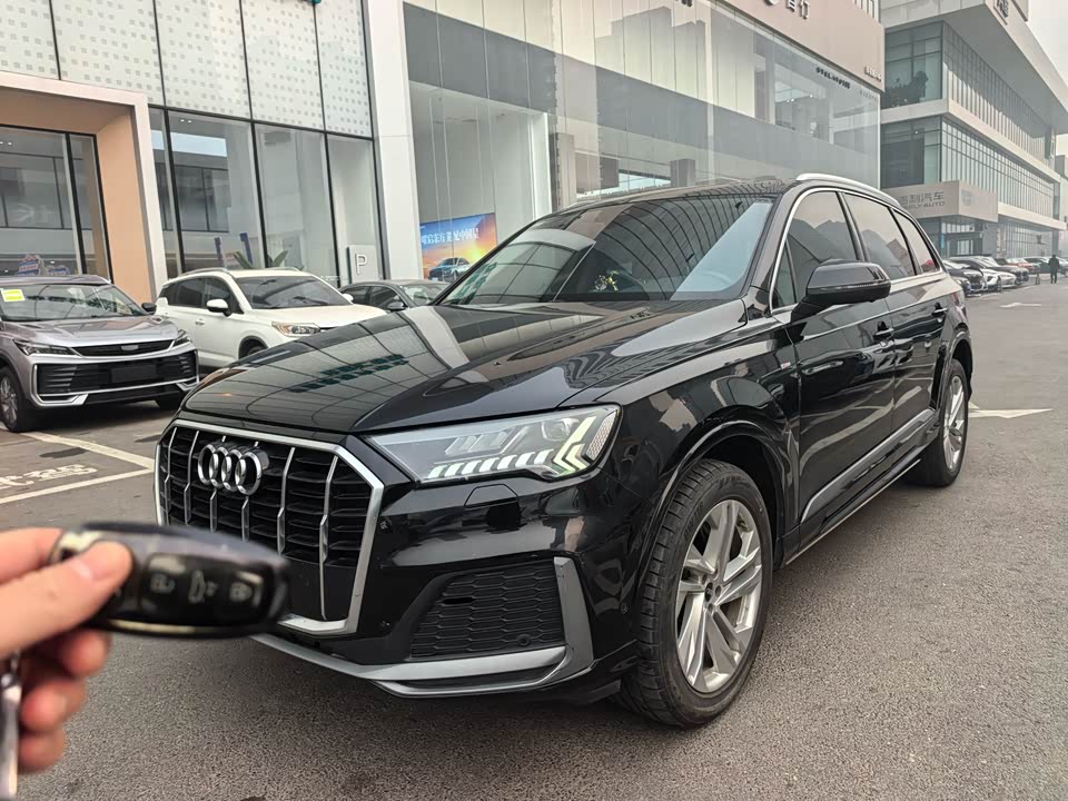 Audi Q7