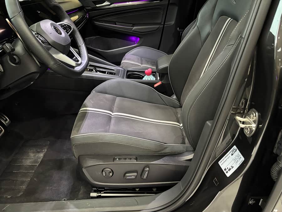 Volkswagen Golf 2023, фото 11