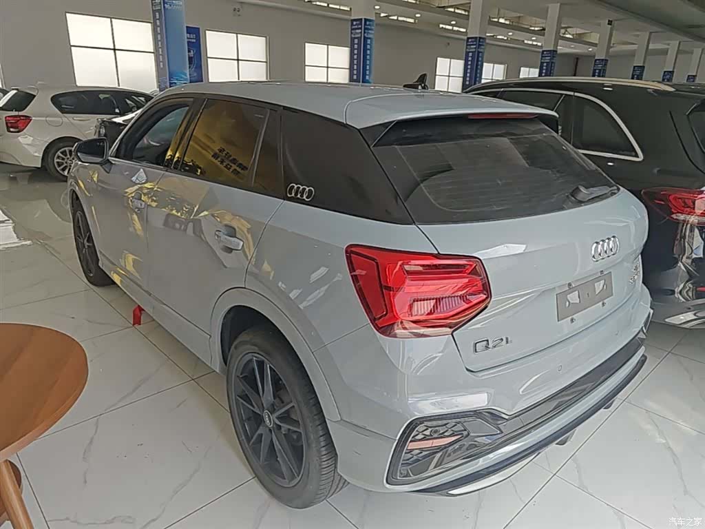 Audi Q2L, 2023 все фото