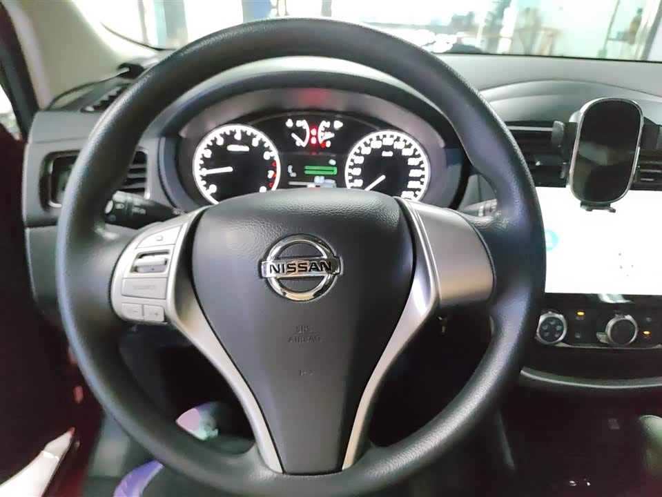 Nissan TIIDA Nissan TIIDA