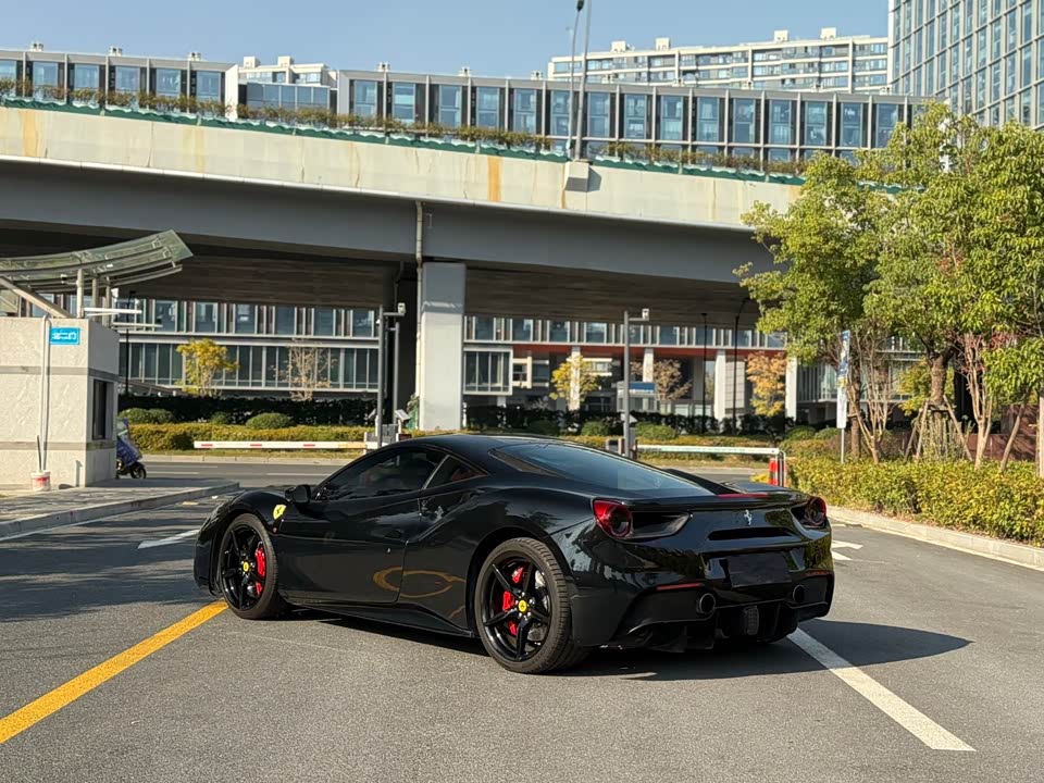 Ferrari 488