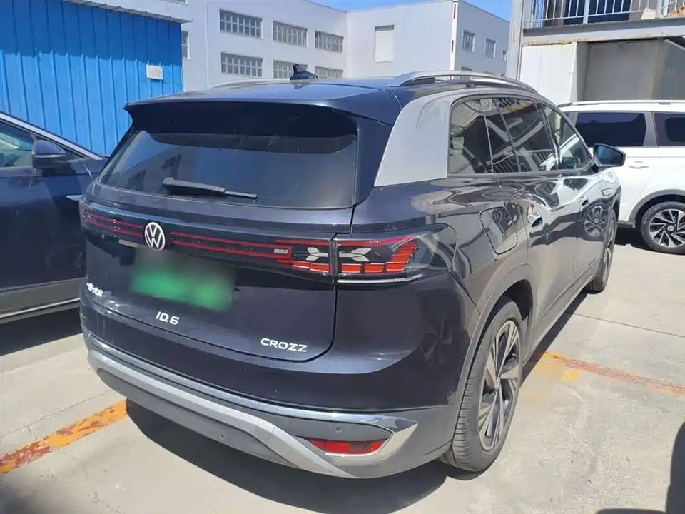 Volkswagen ID.6 CROZZ