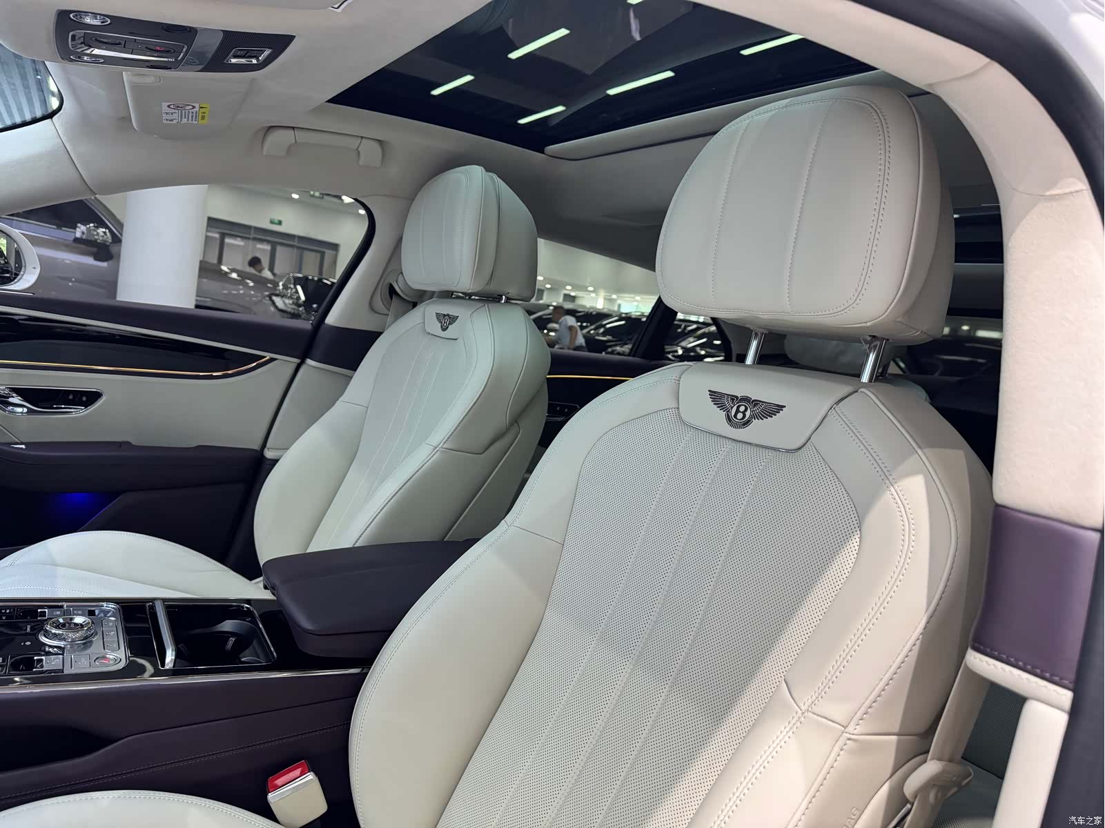 Bentley Flying Spur, 2024 13