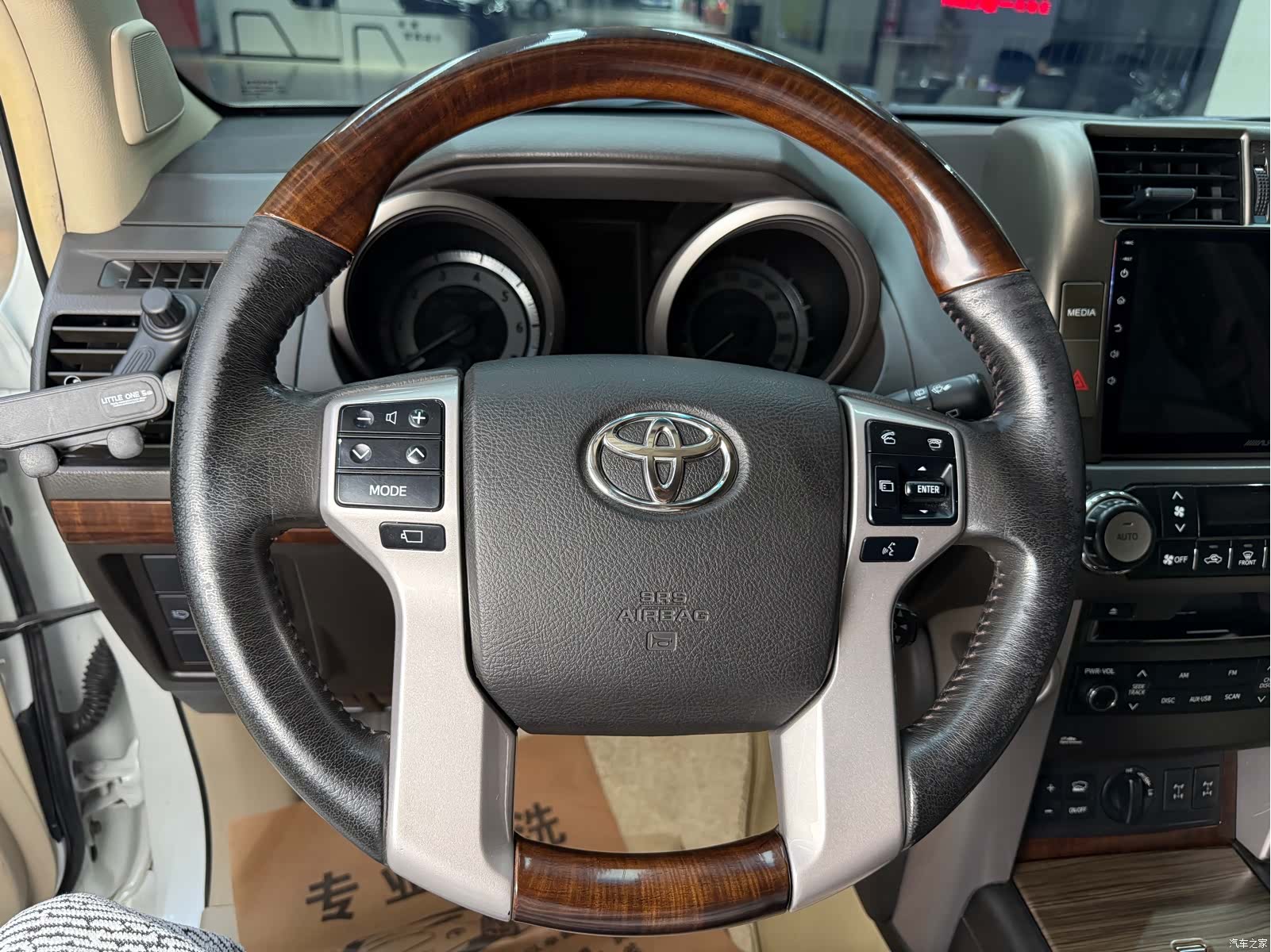 Toyota Prado, 2011 16