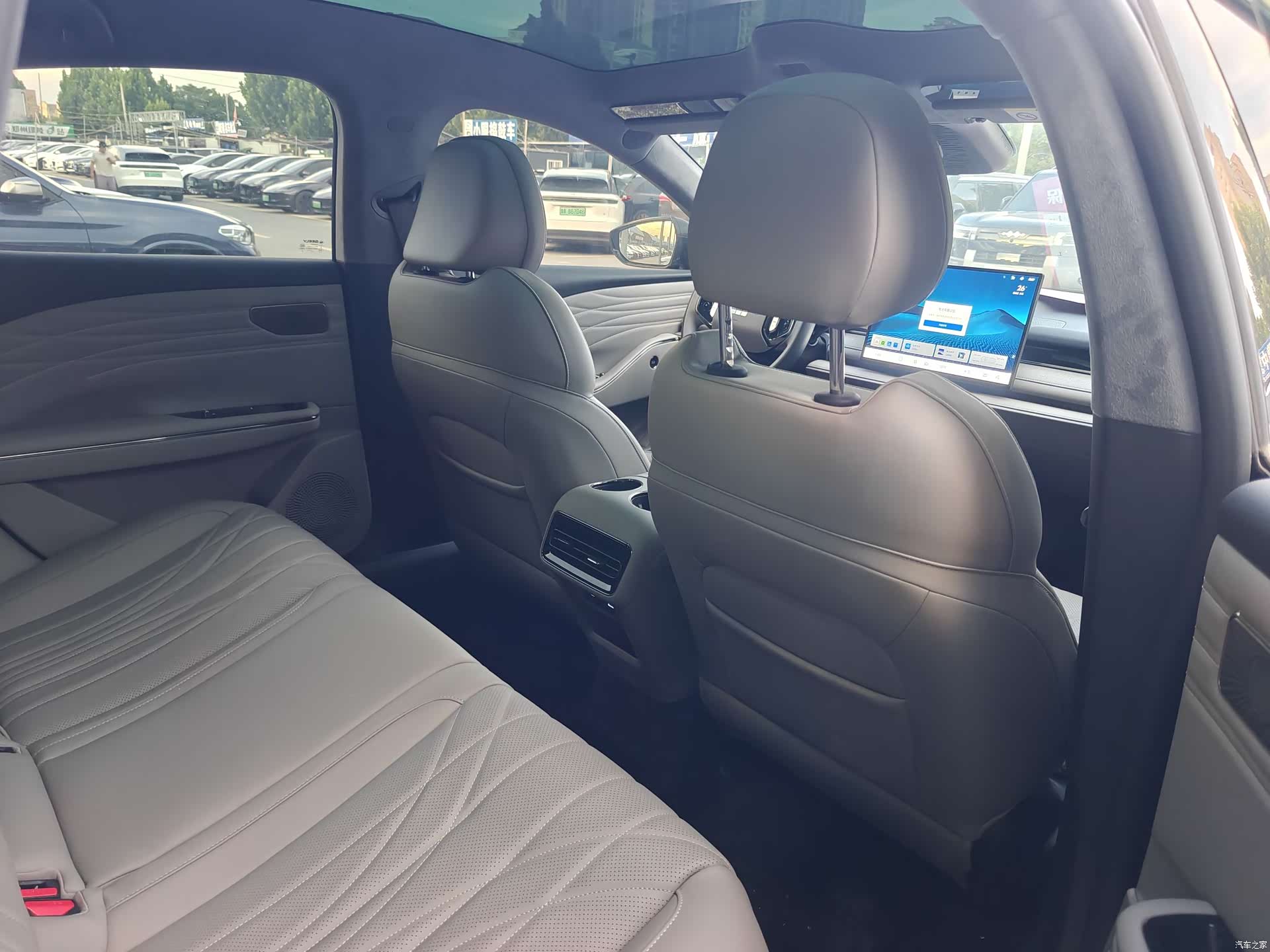 Geely 8, 2025 все фото