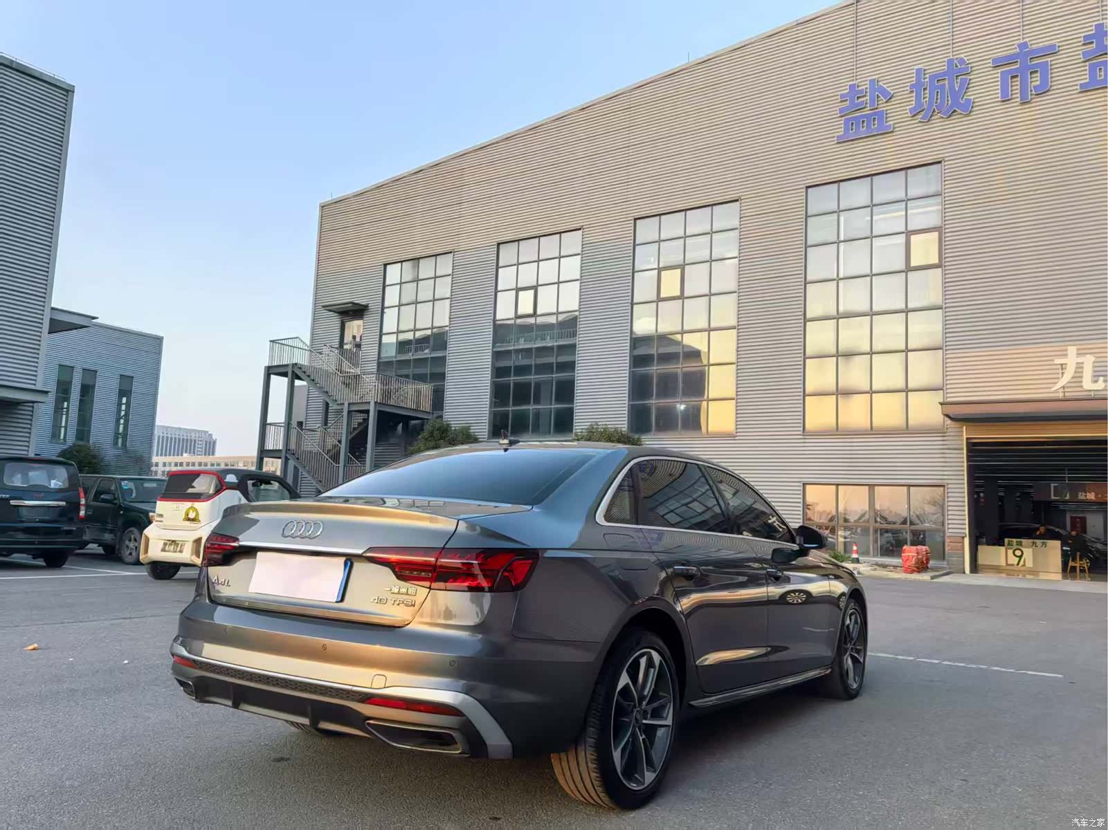 Audi A4L, 2023 все фото