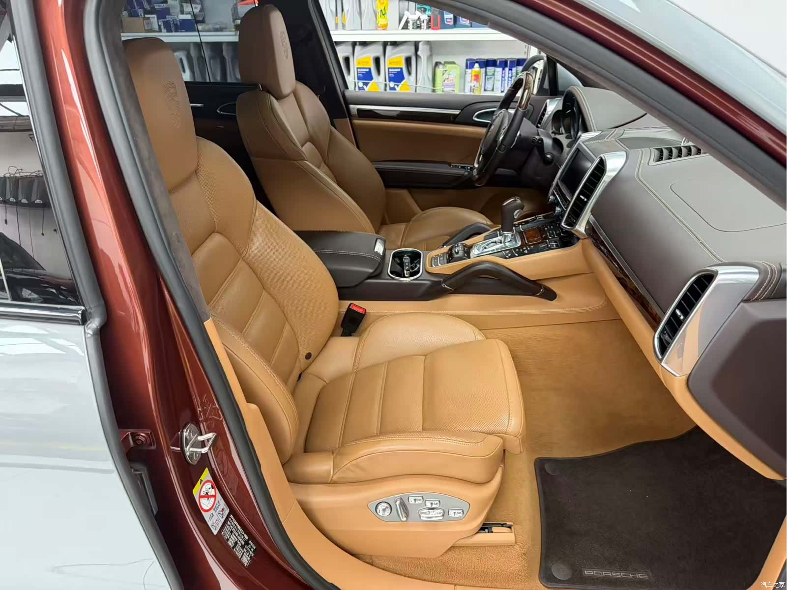 Porsche Cayenne, 2011 7