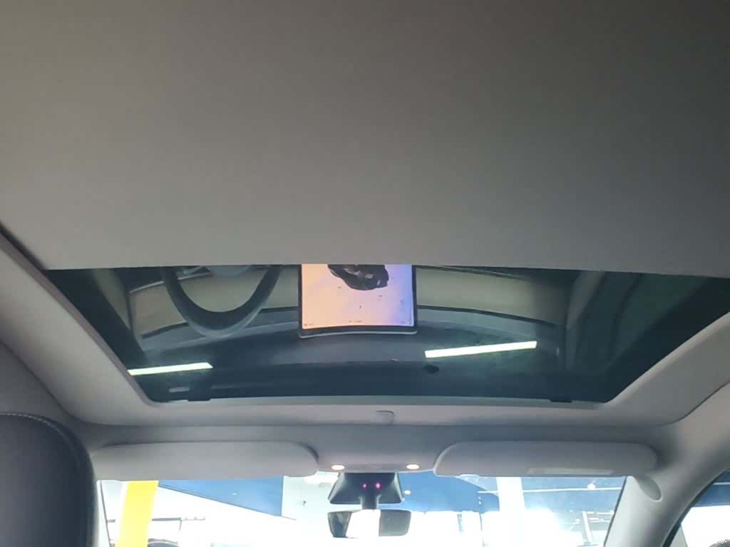 Tesla Model Y, 2022 18