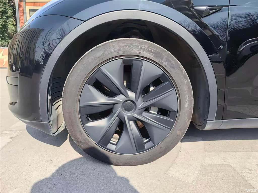 Tesla Model Y, 2024 14