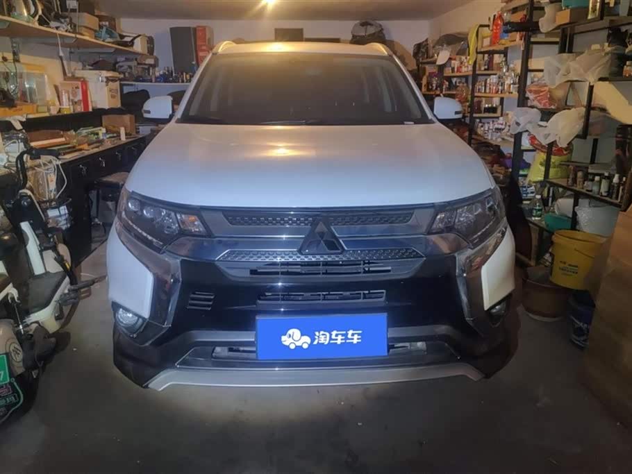 Mitsubishi Outlander Mitsubishi Outlander