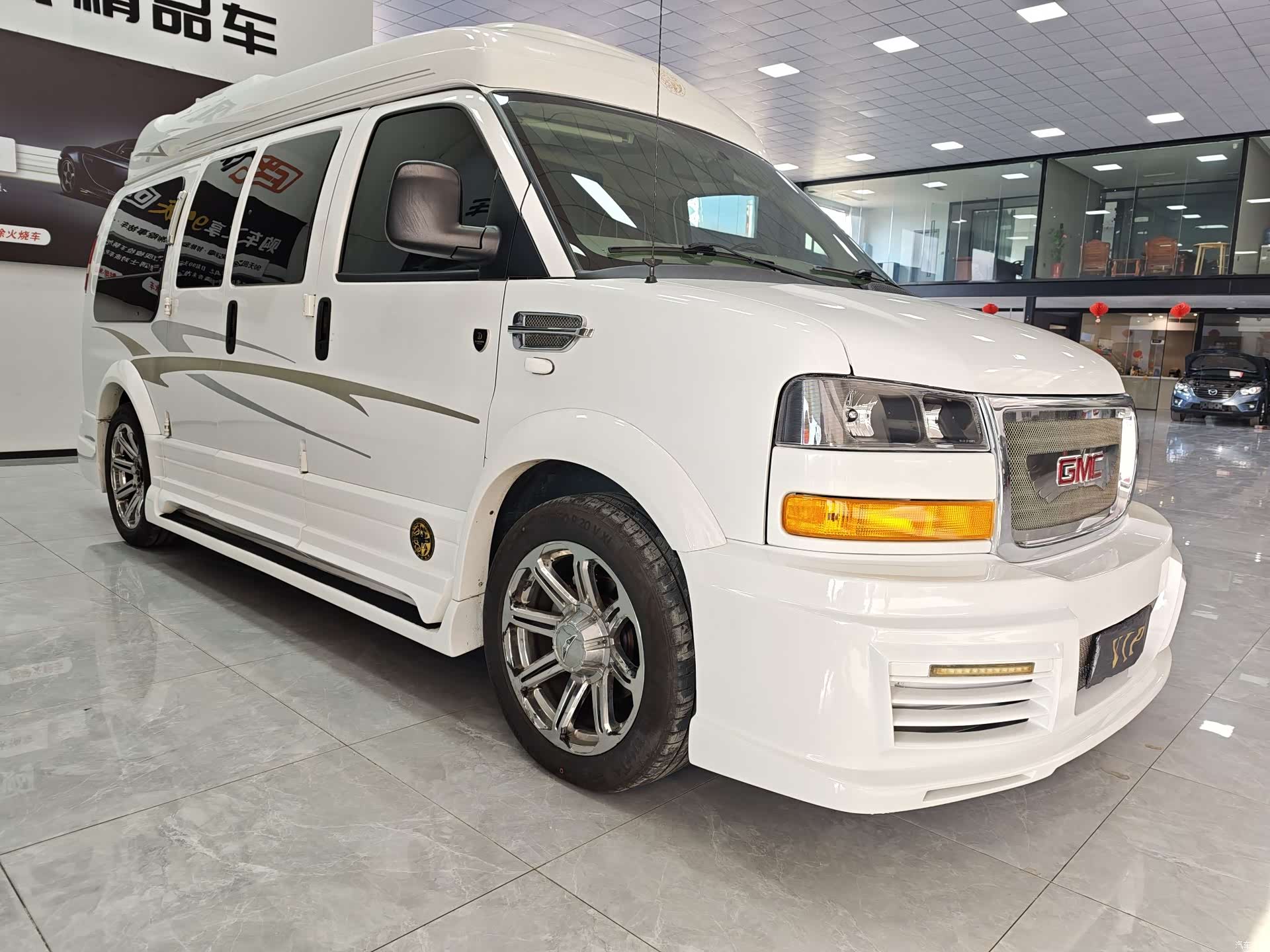 GMC SAVANA, 2015 1