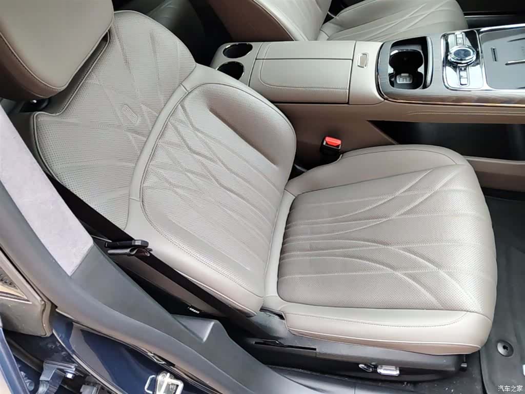Geely 8, 2025 25