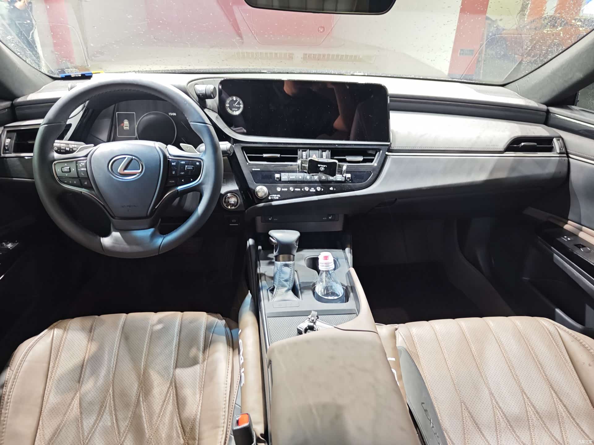 Lexus ES, 2024 все фото