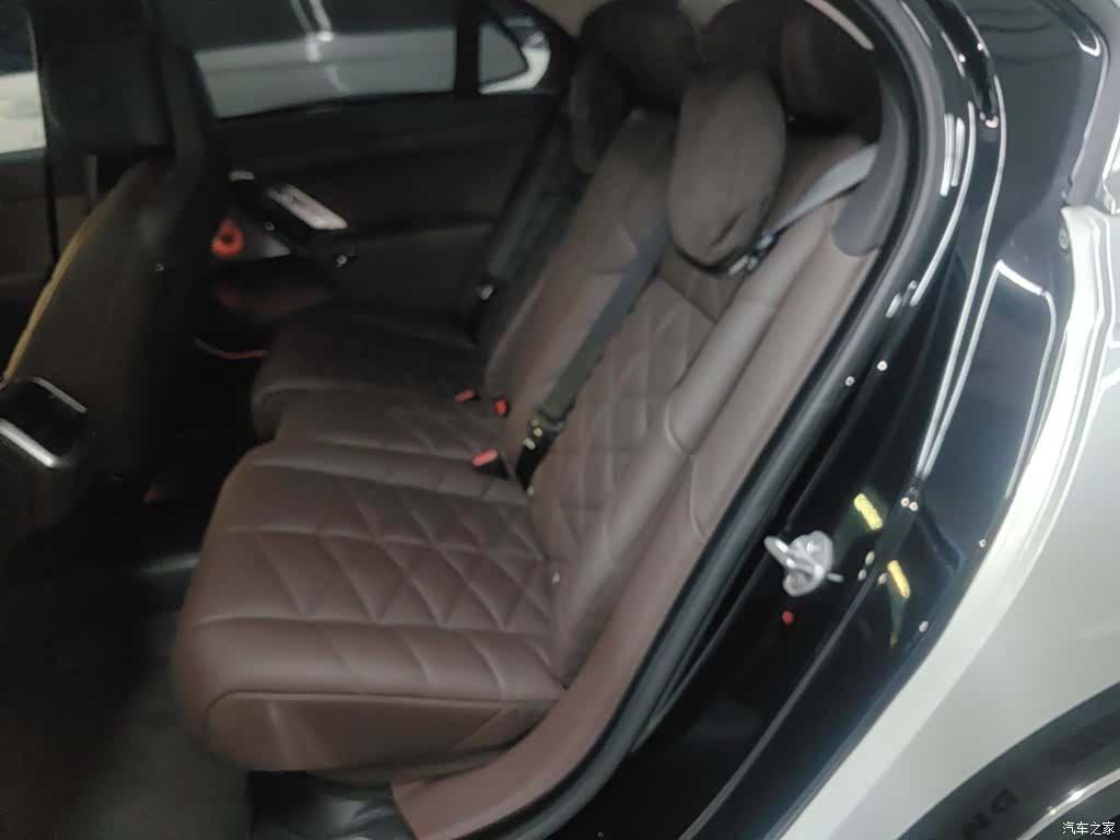 BMW i7, 2024 17