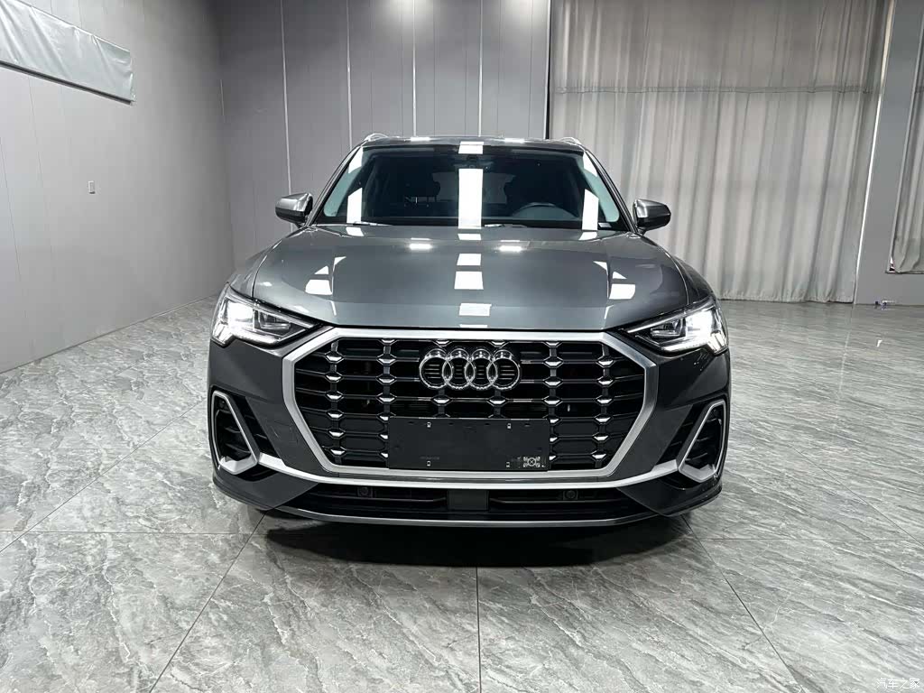 Audi Q3, 2023 2