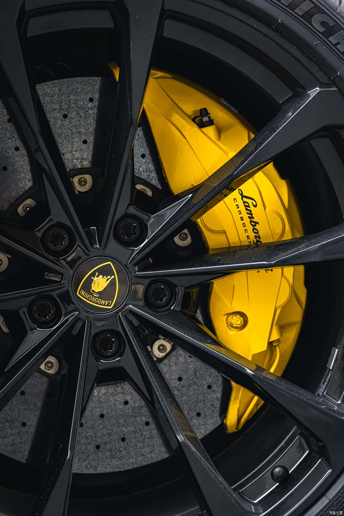 Lamborghini Urus, 2020 7
