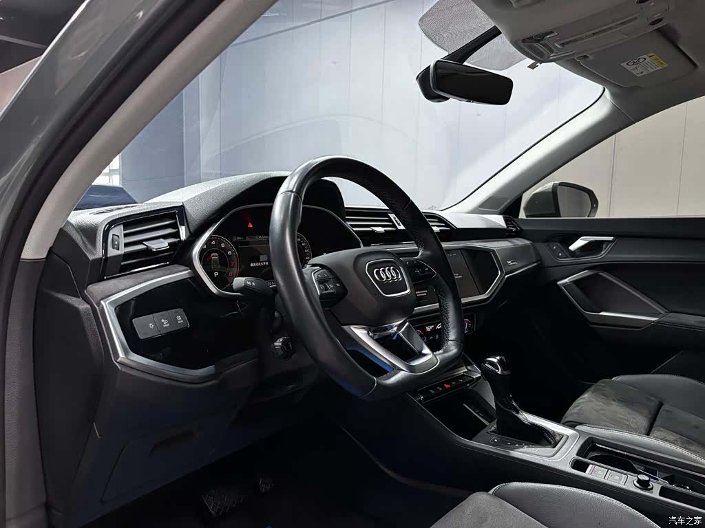 Audi Q3, 2023 13
