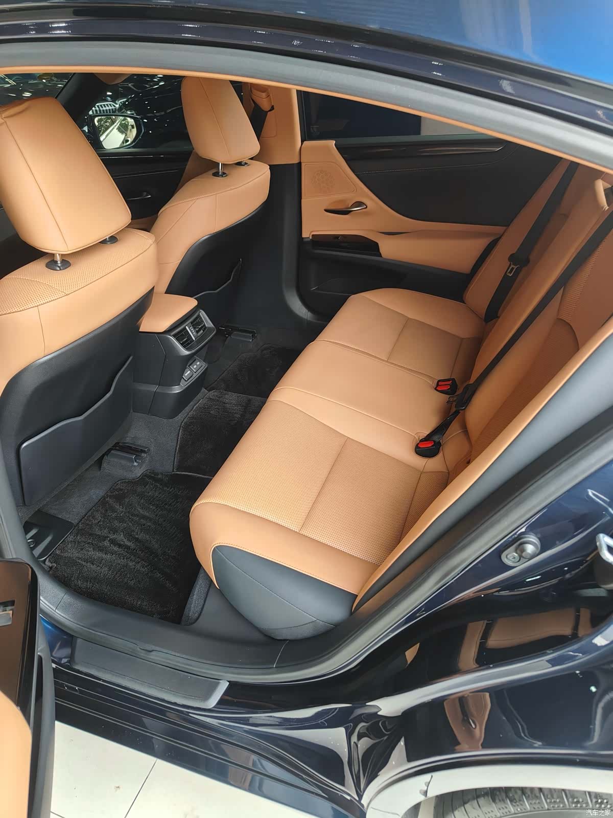 Lexus ES, 2022 10