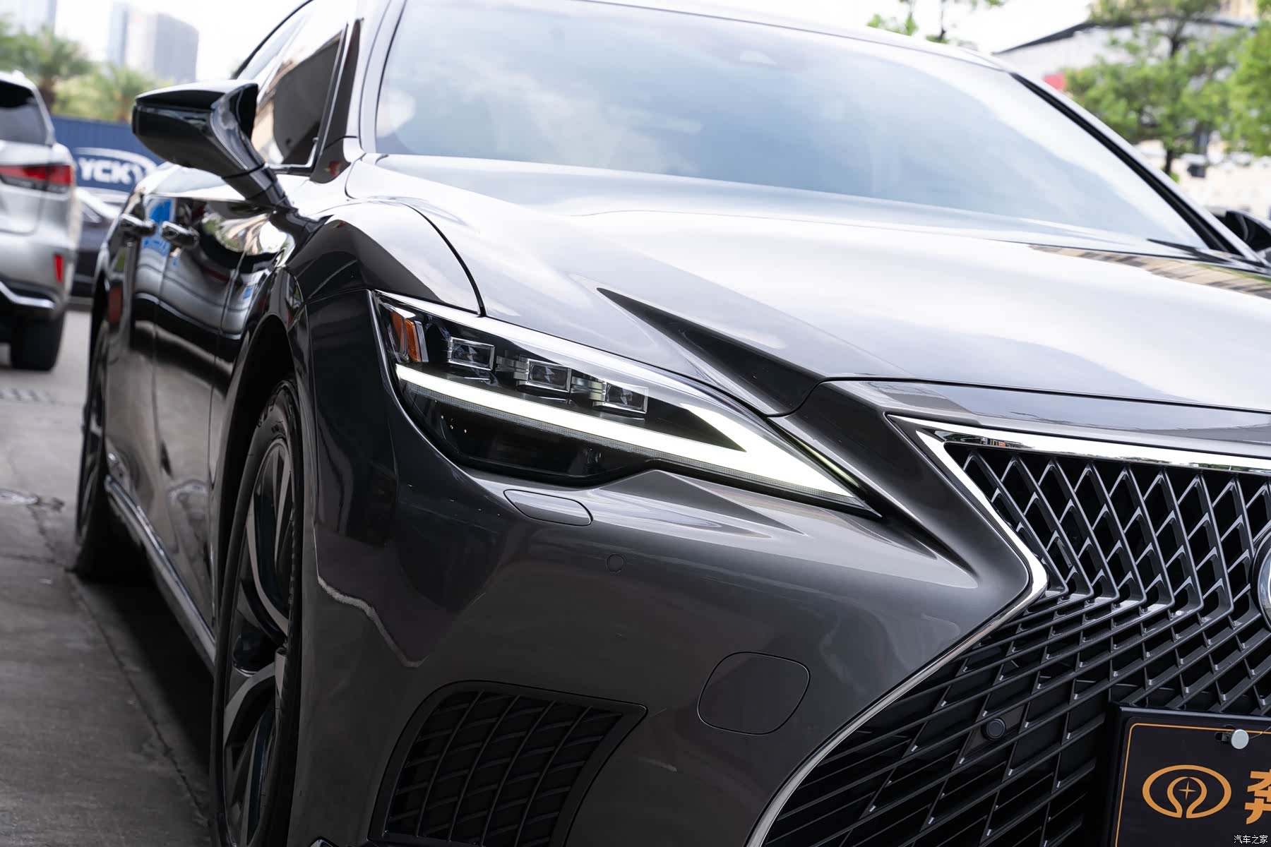 Lexus LS, 2022 6
