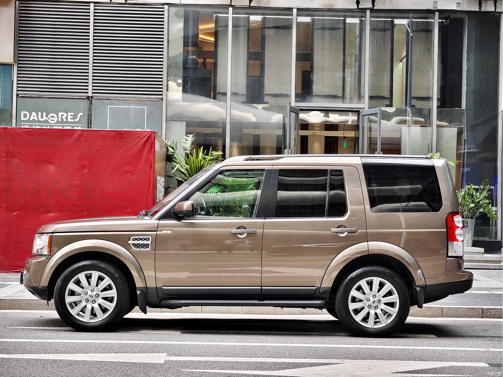 Land Rover Discovery, 2012 4