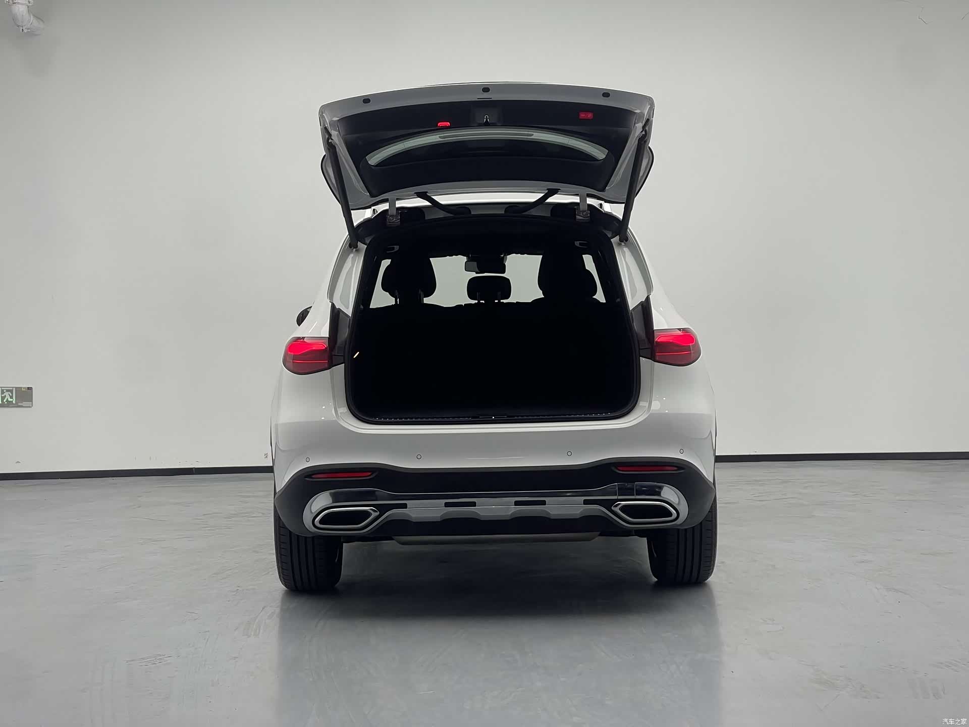Mercedes-Benz GLC, 2024 16