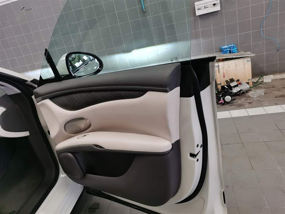 IM Motors Zhiji LS6 IM Motors Zhiji LS6