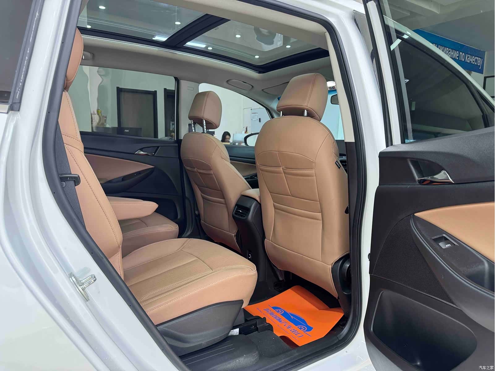 Buick GL6, 2022 9