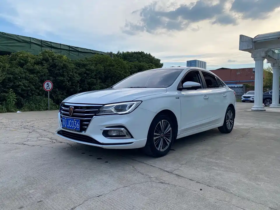 Roewe i5