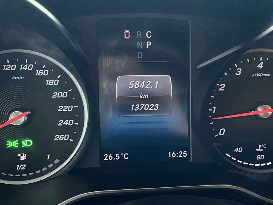 Mercedes-Benz V-class