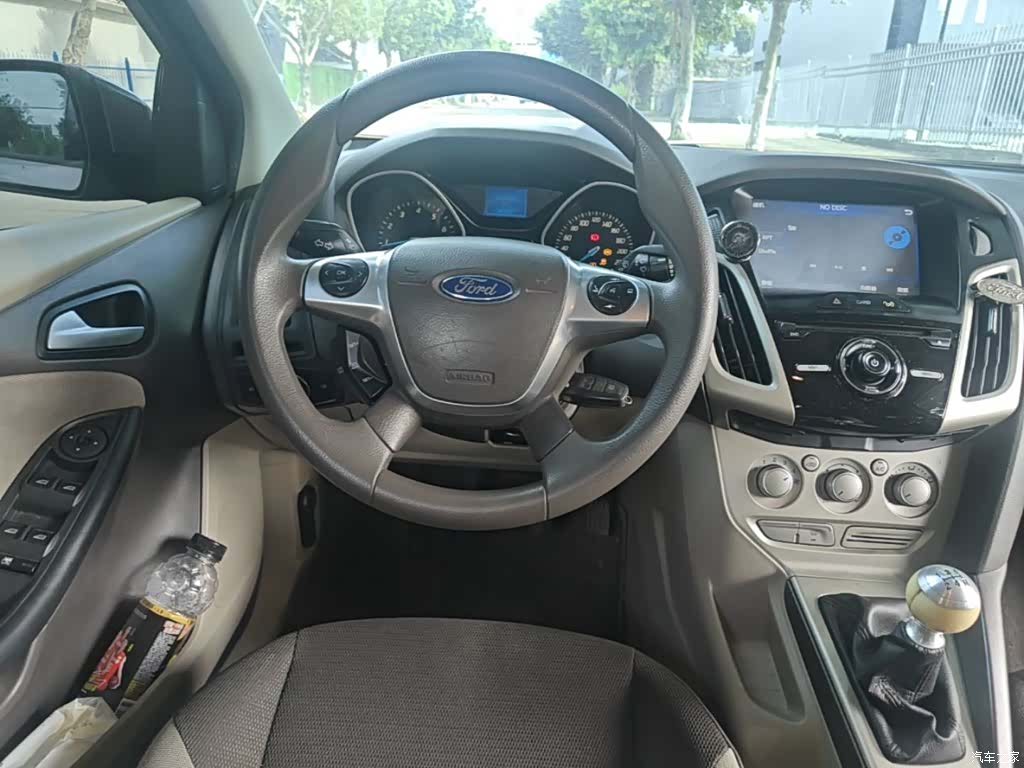 Ford Focus, 2014 11