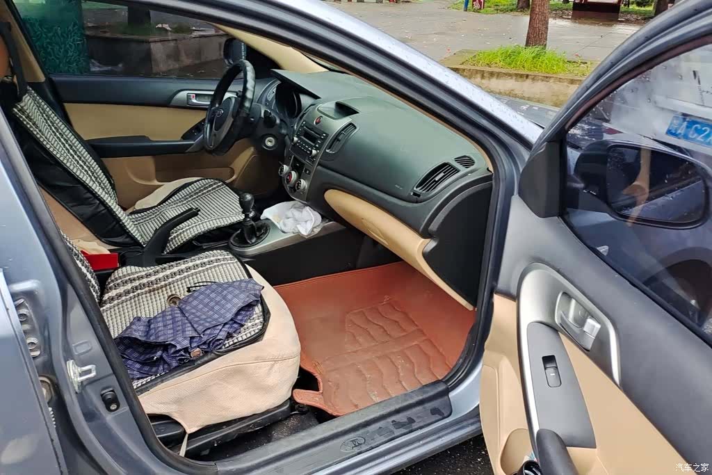 Kia GL, 2012 8