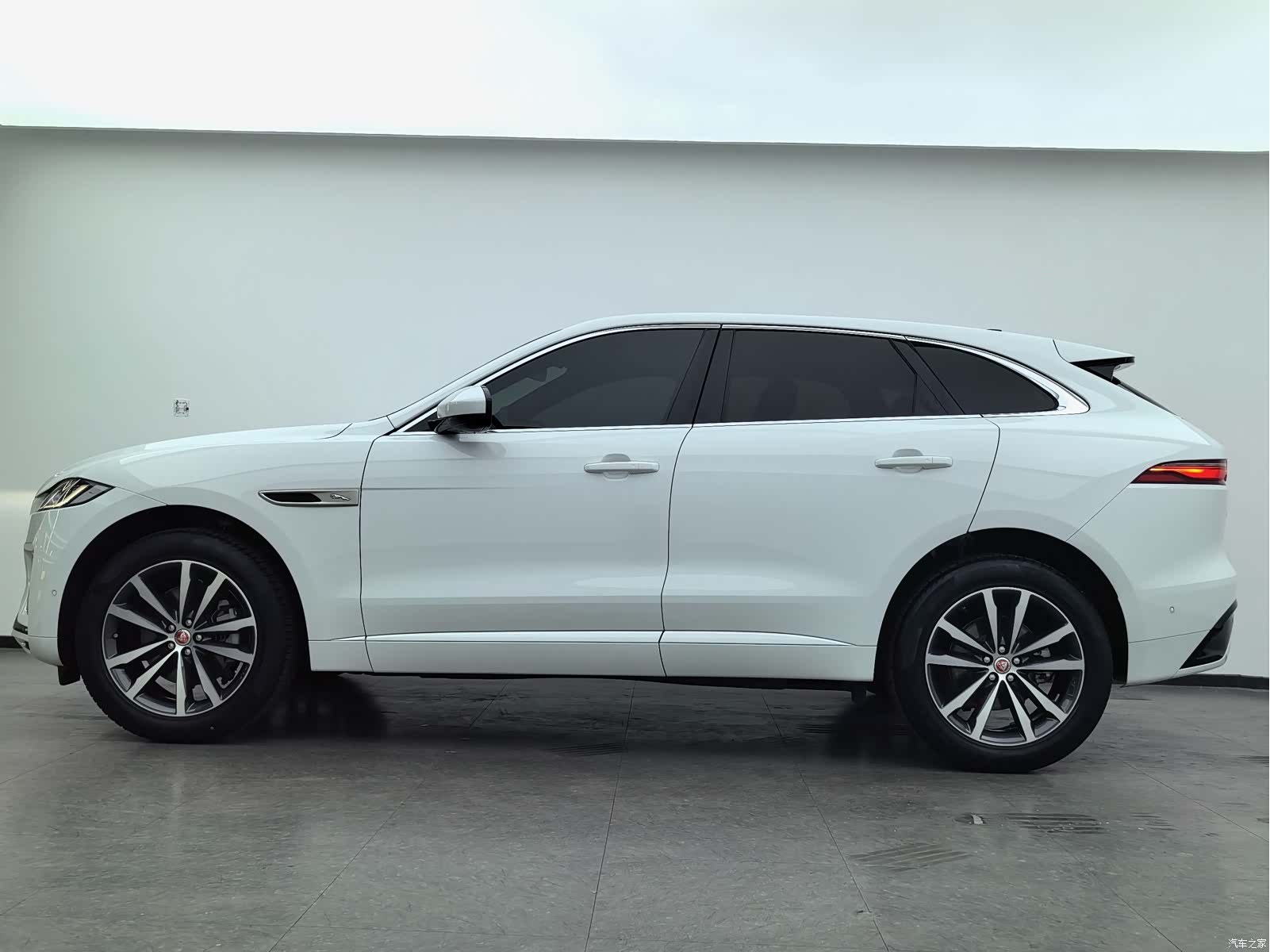 Jaguar F-PACE, 2021 7