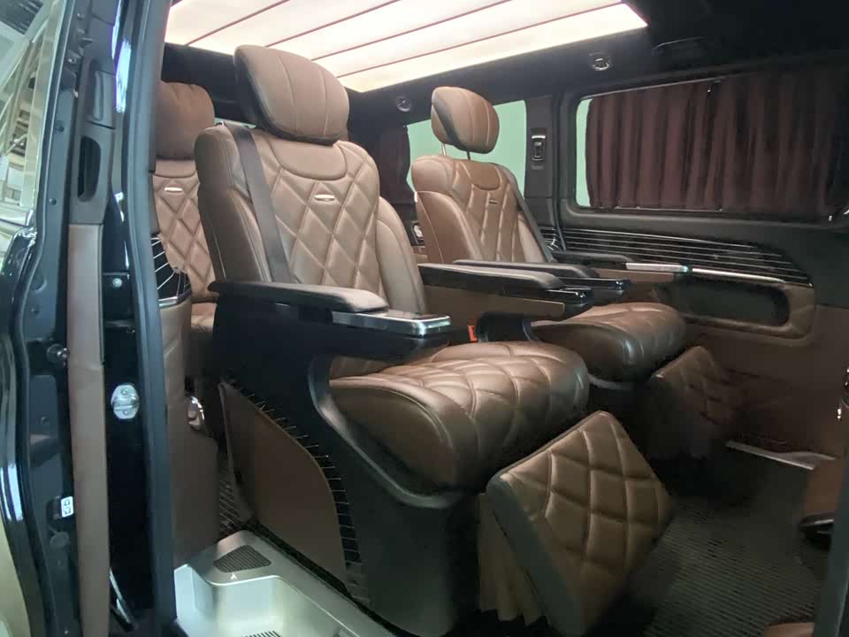 Mercedes-Benz V-class