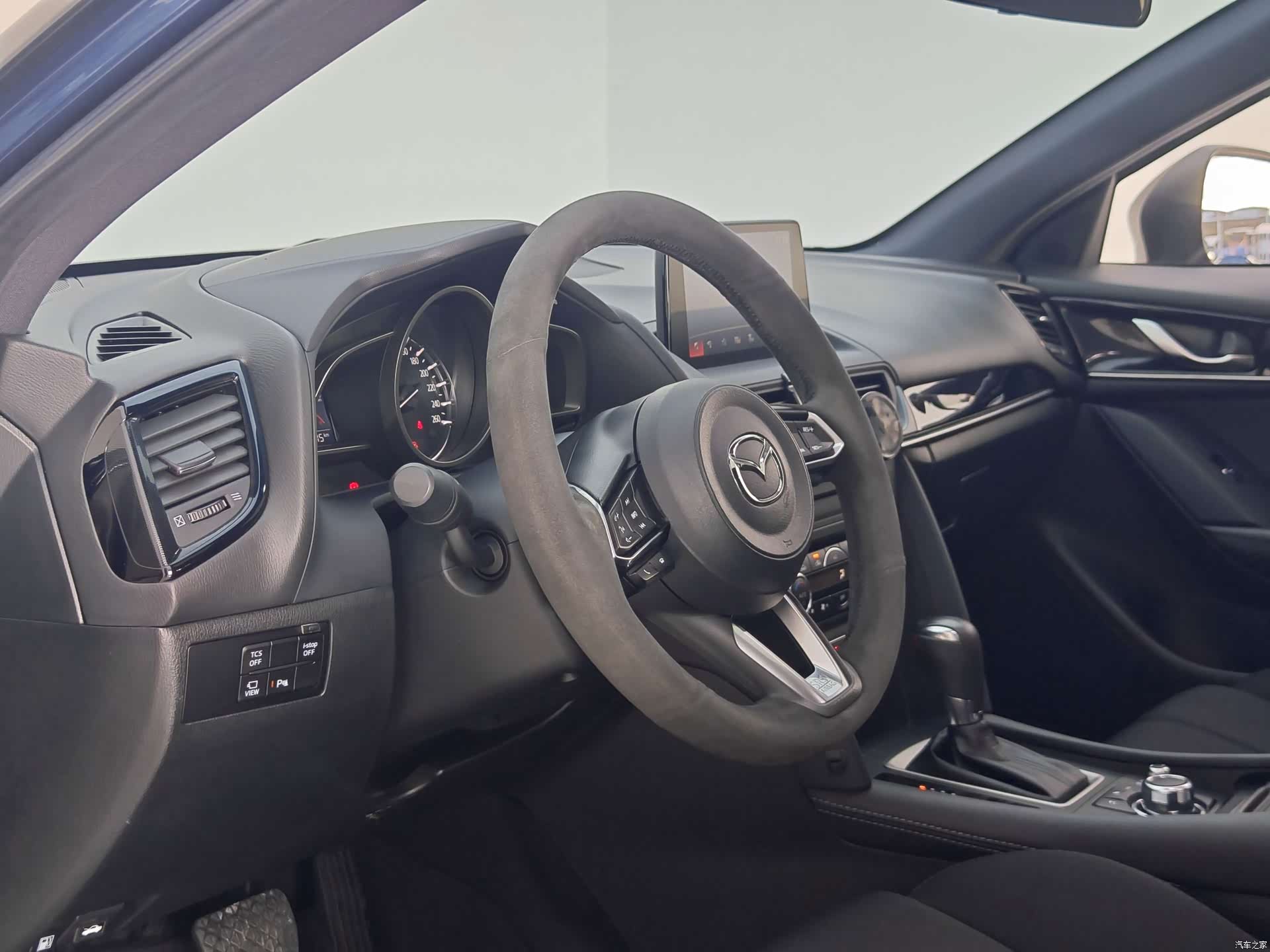 Mazda CX-4, 2022 23