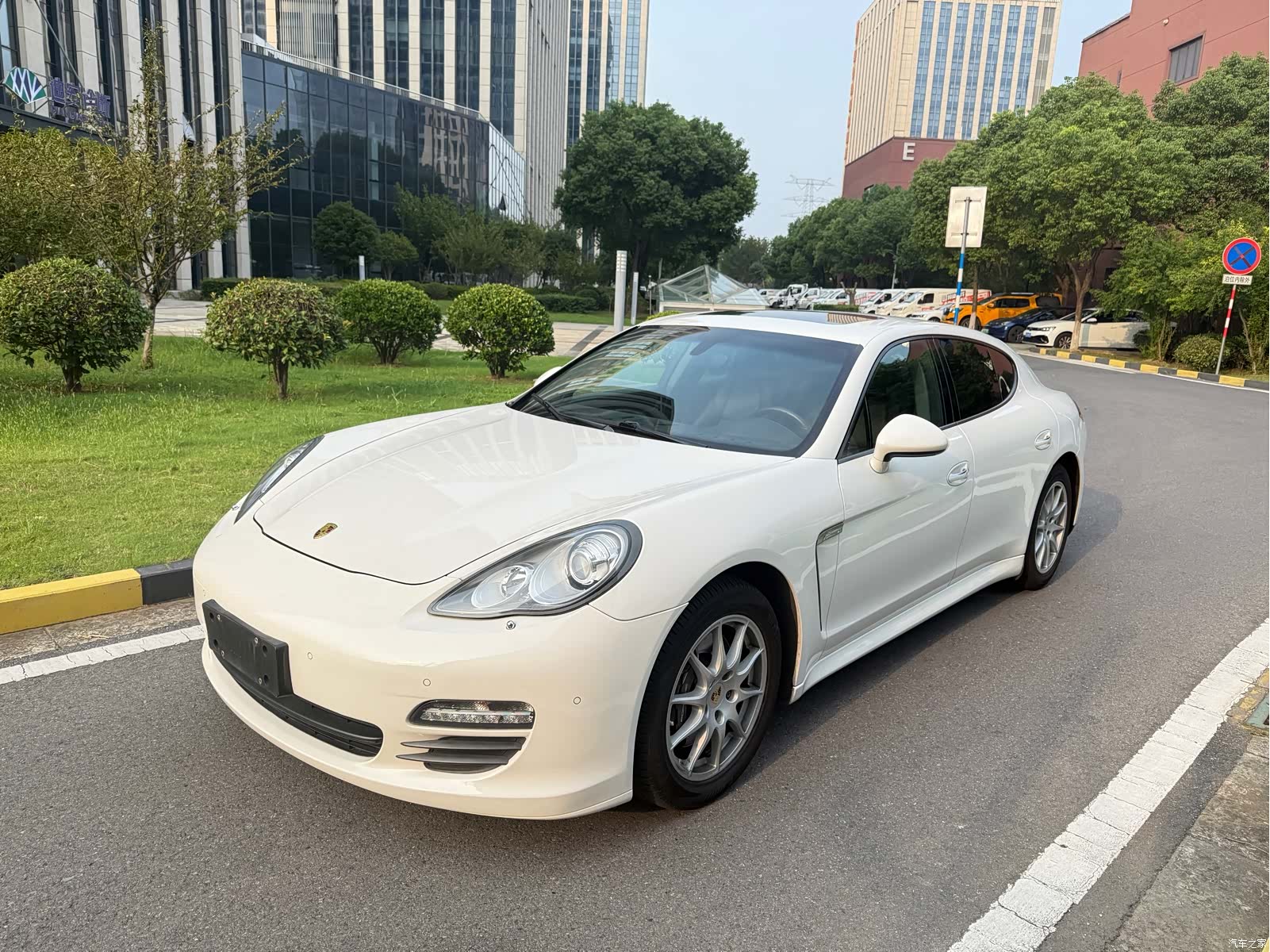 Porsche Panamera, 2011 1