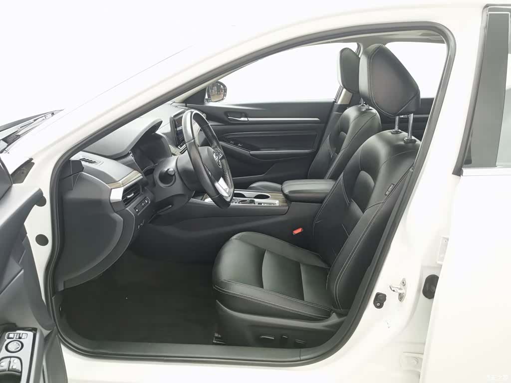 Nissan Teana, 2020 10
