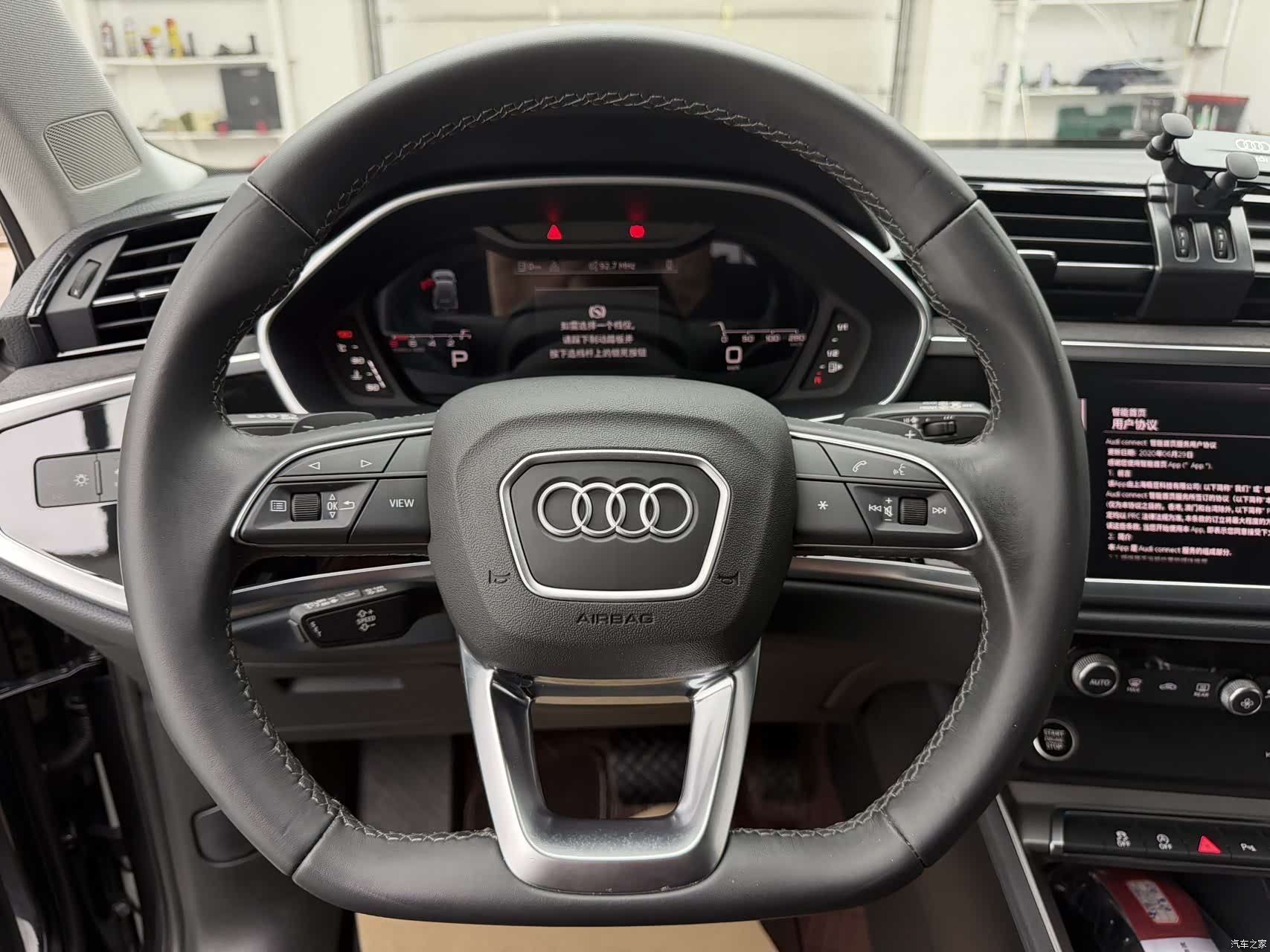 Audi Q3, 2022 10