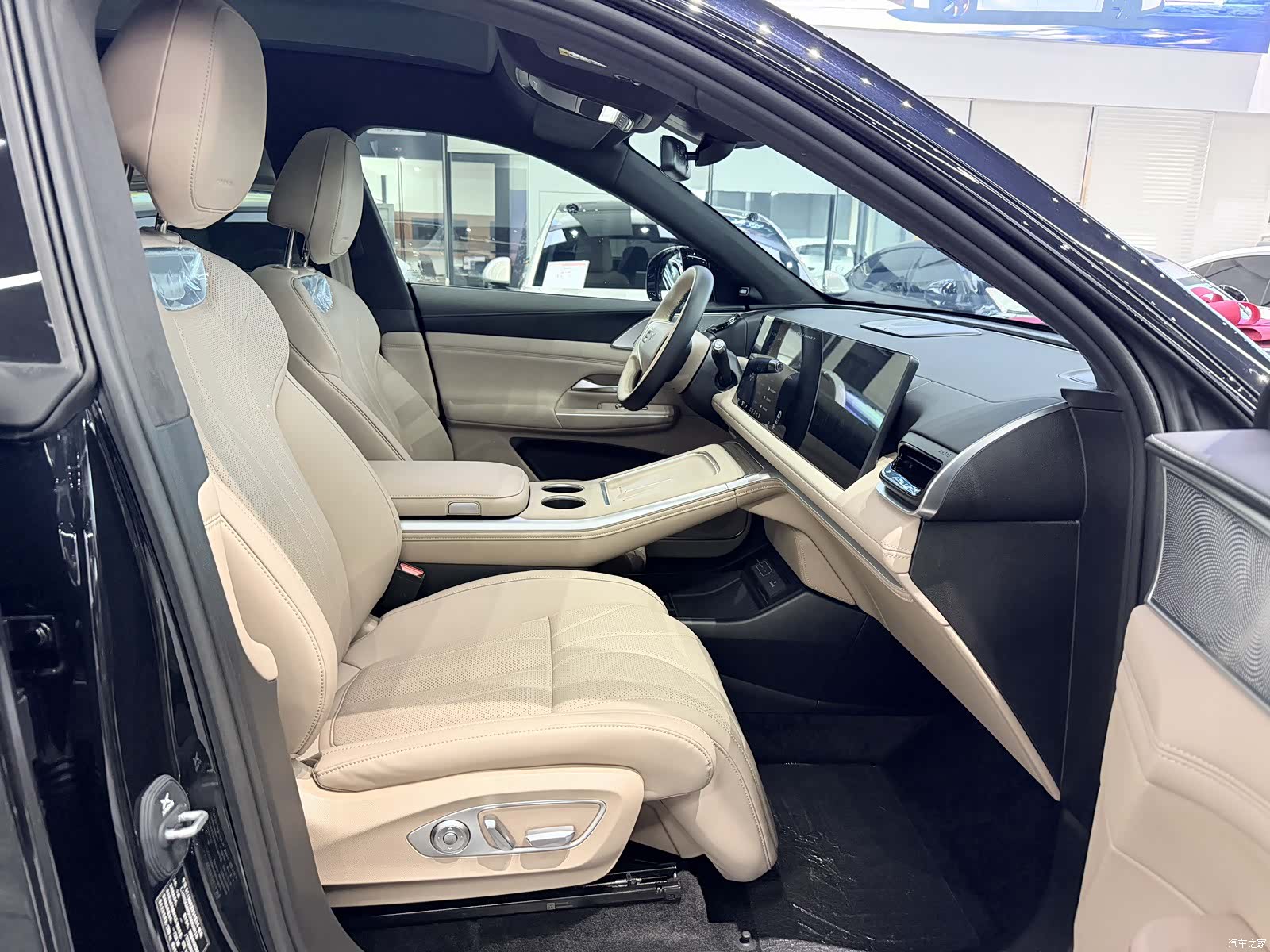 Xpeng G9, 2025 8
