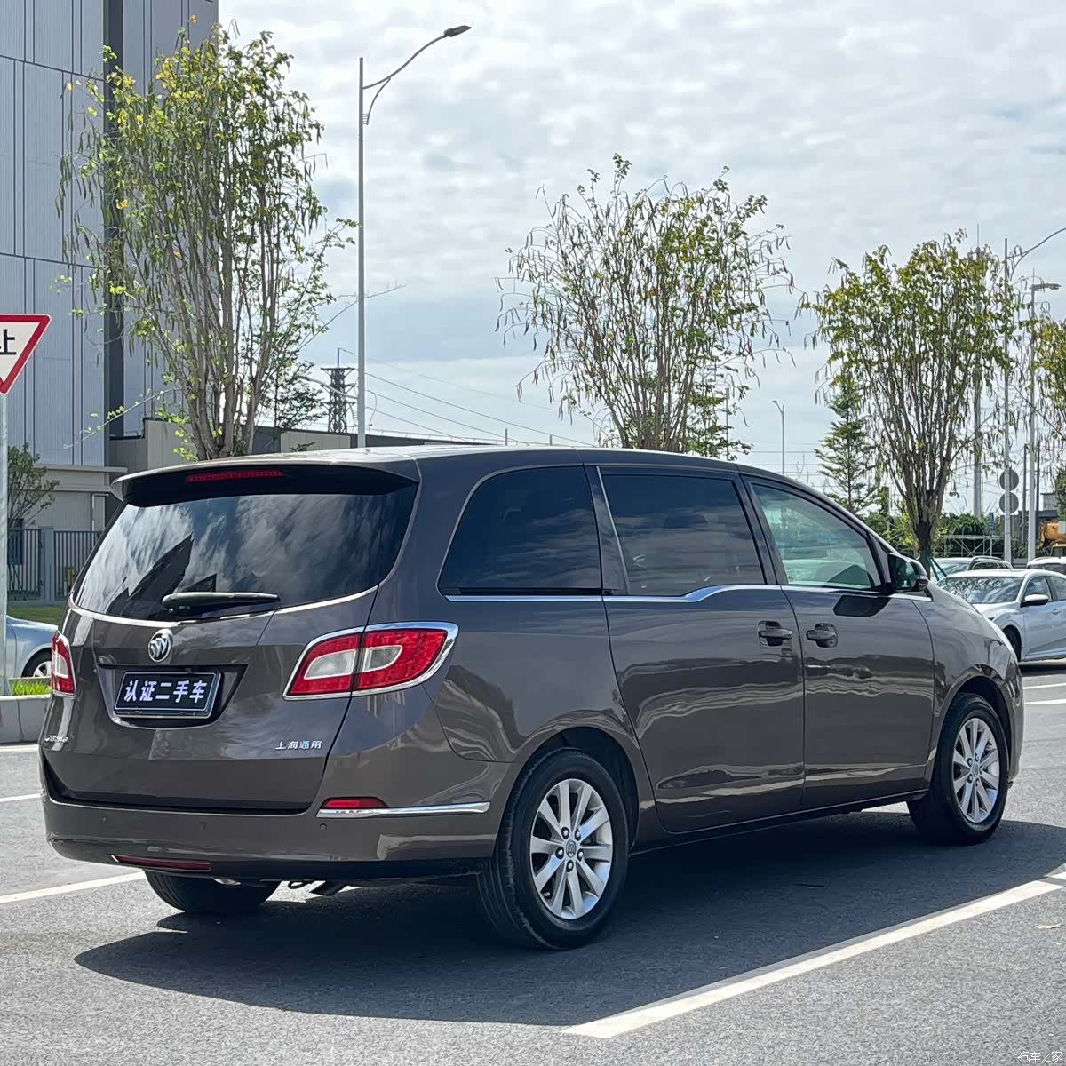 Buick GL8, 2011 все фото