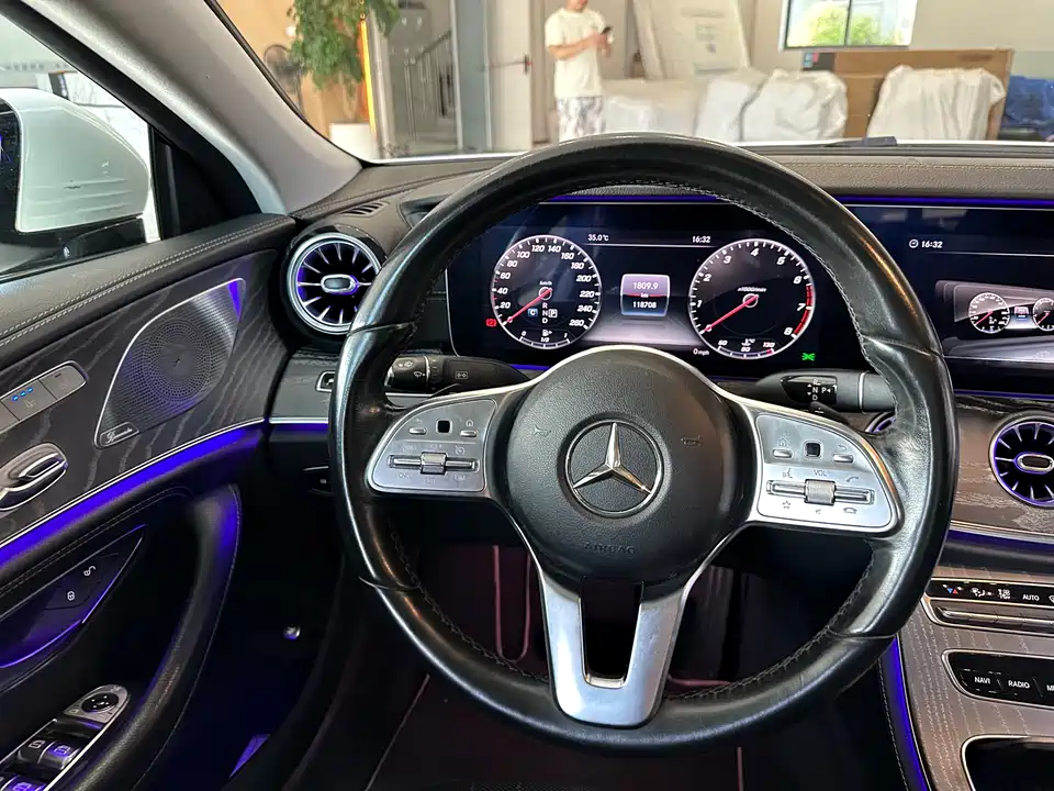 Mercedes-Benz CLS